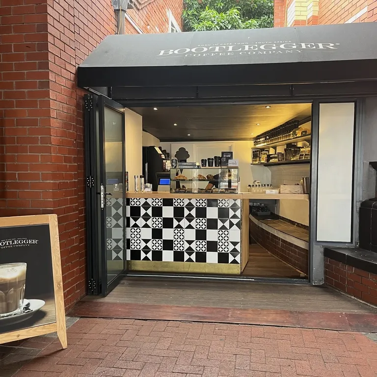 Bootlegger kiosk at the entry to the Two Oceans Aquarium